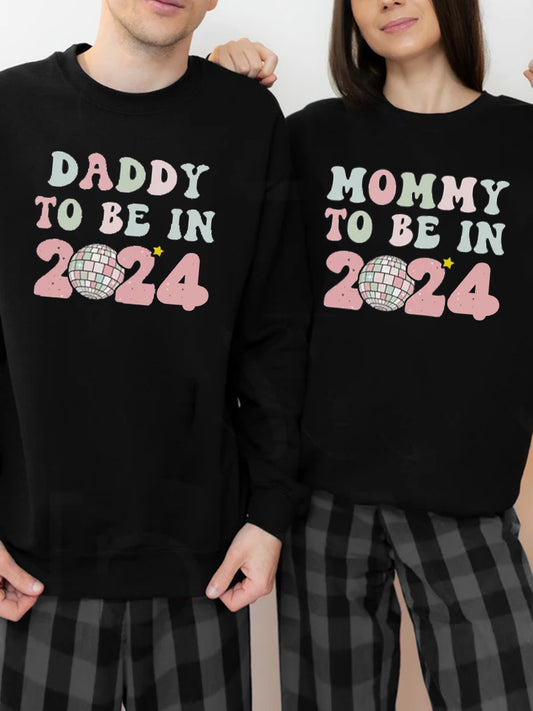 Mommy & Daddy To Be In 2024/2025 Parents Sweatshirt